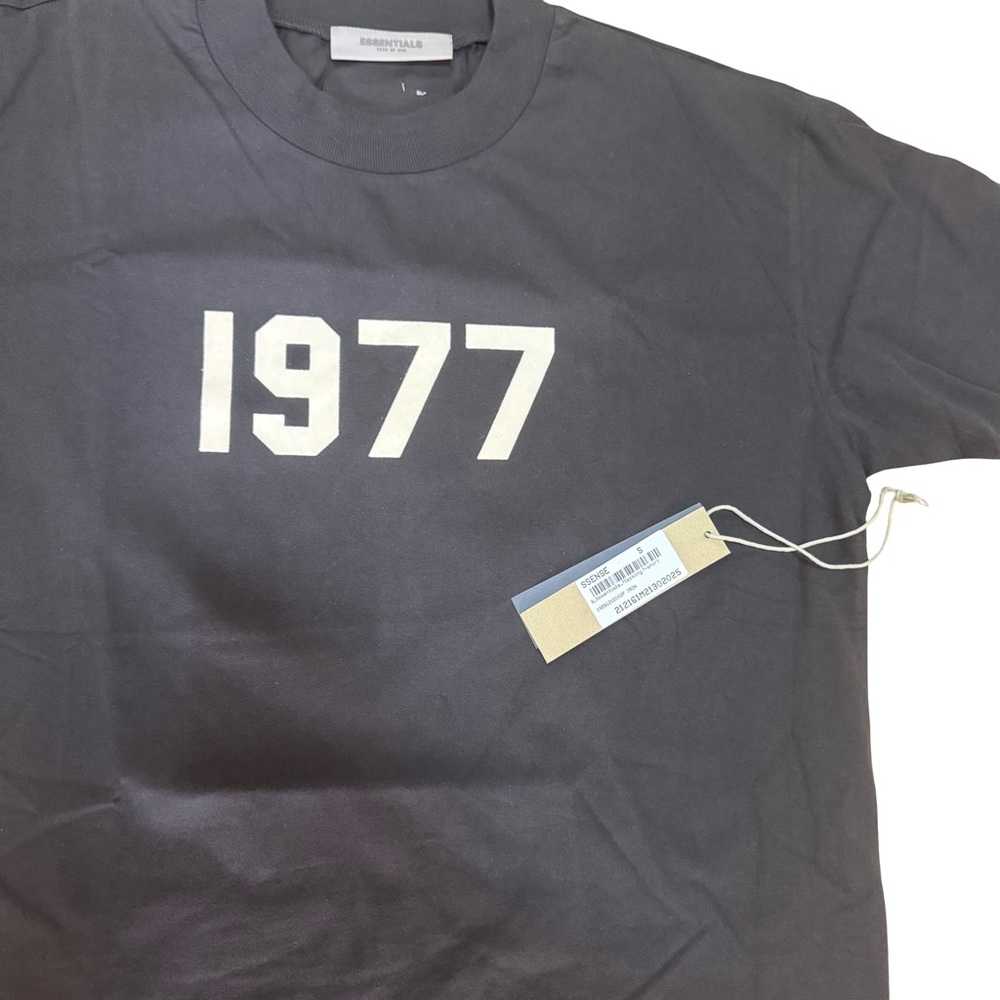Fear of God Essentials 1977 Iron Gray T-Shirt Small BNWT Dust Bag Streetwear - Picture 3 of 8